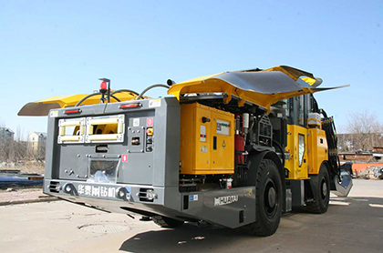 جهاز الحفر الهيدروليكي جامبو، طراز HT71-A